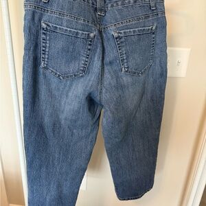 New York & Company Blue Straight Leg Capris with Classic Appeal